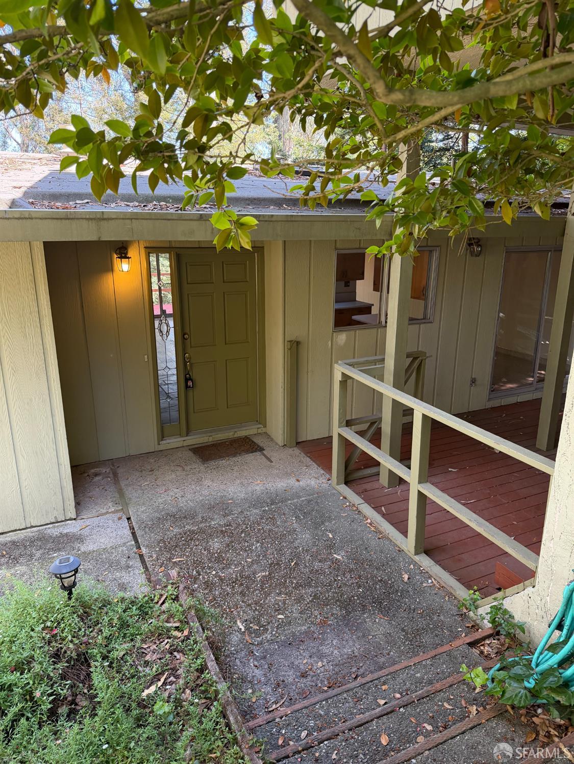 7101 Pinehaven Road Oakland, CA 94611 - Photo 6 of 45