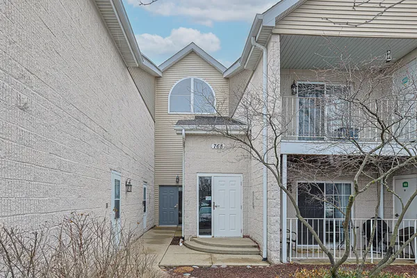 $255,000 | 768 North Gary Avenue, Unit 103, Carol Stream, IL 60188