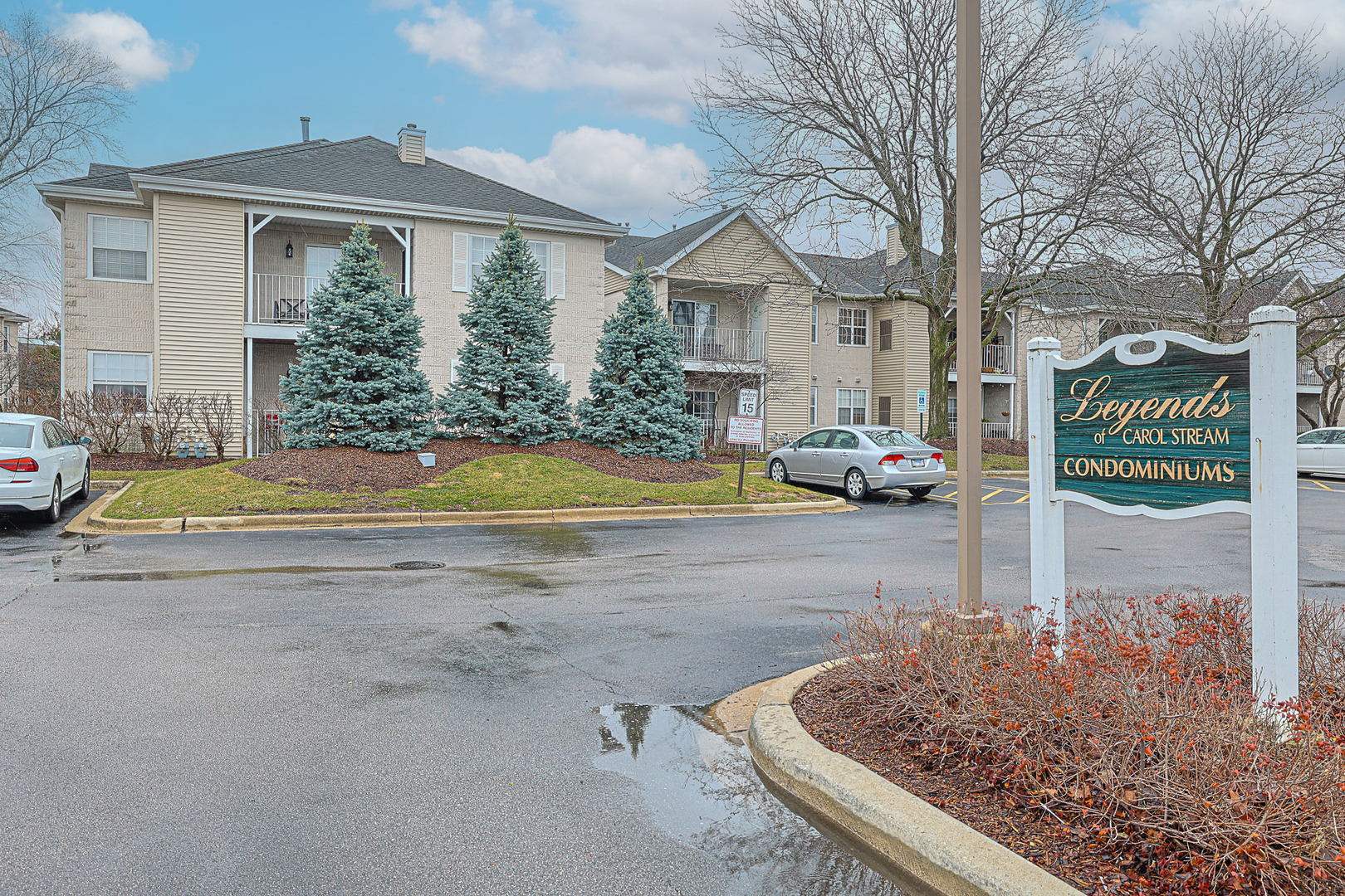 768 North Gary Avenue, Unit 103 Carol Stream, IL 60188 - Photo 2 of 24