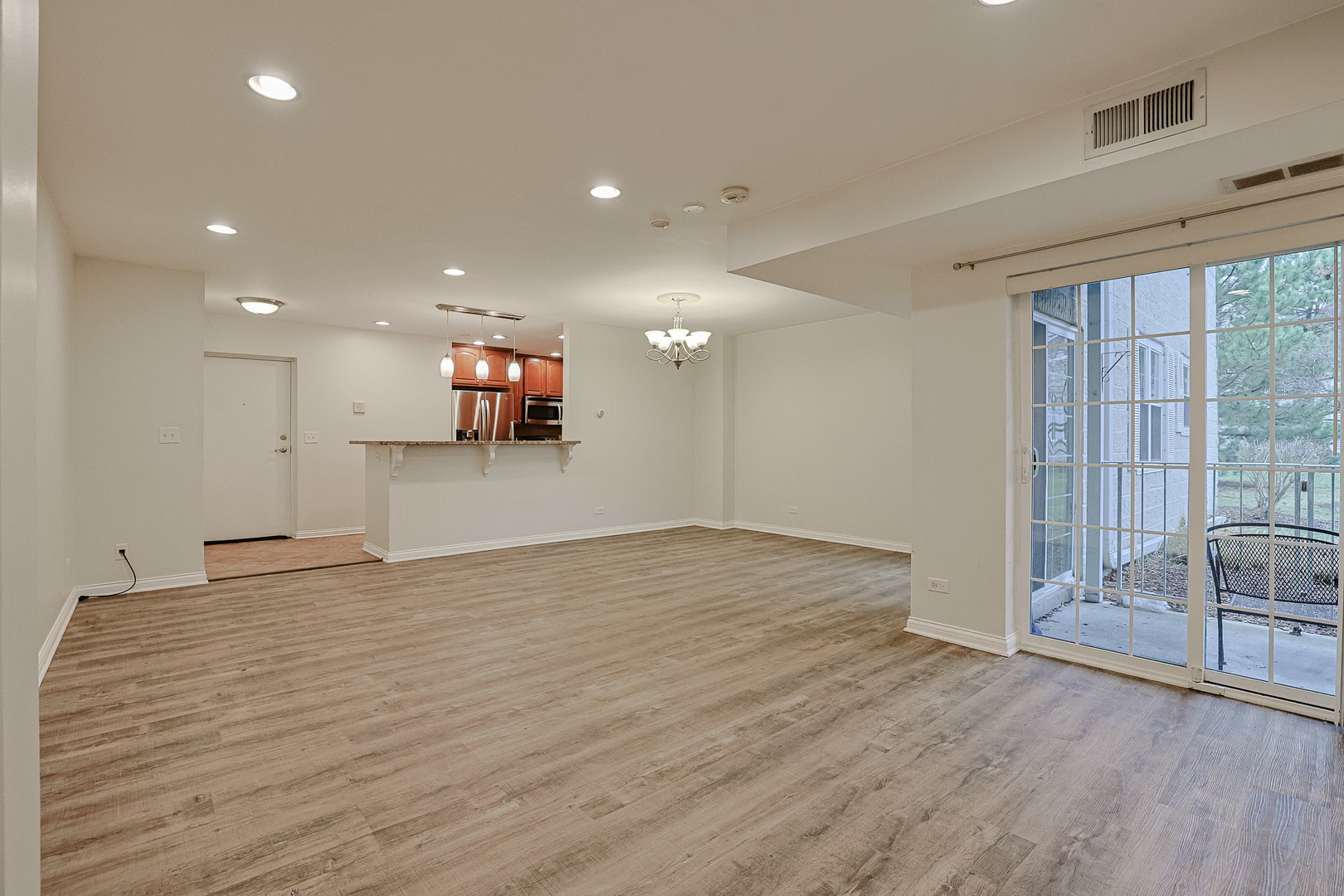 768 North Gary Avenue, Unit 103 Carol Stream, IL 60188 - Photo 8 of 24