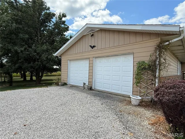 $120,000 | 106 Johnson Lane, Raymond, IL 62560