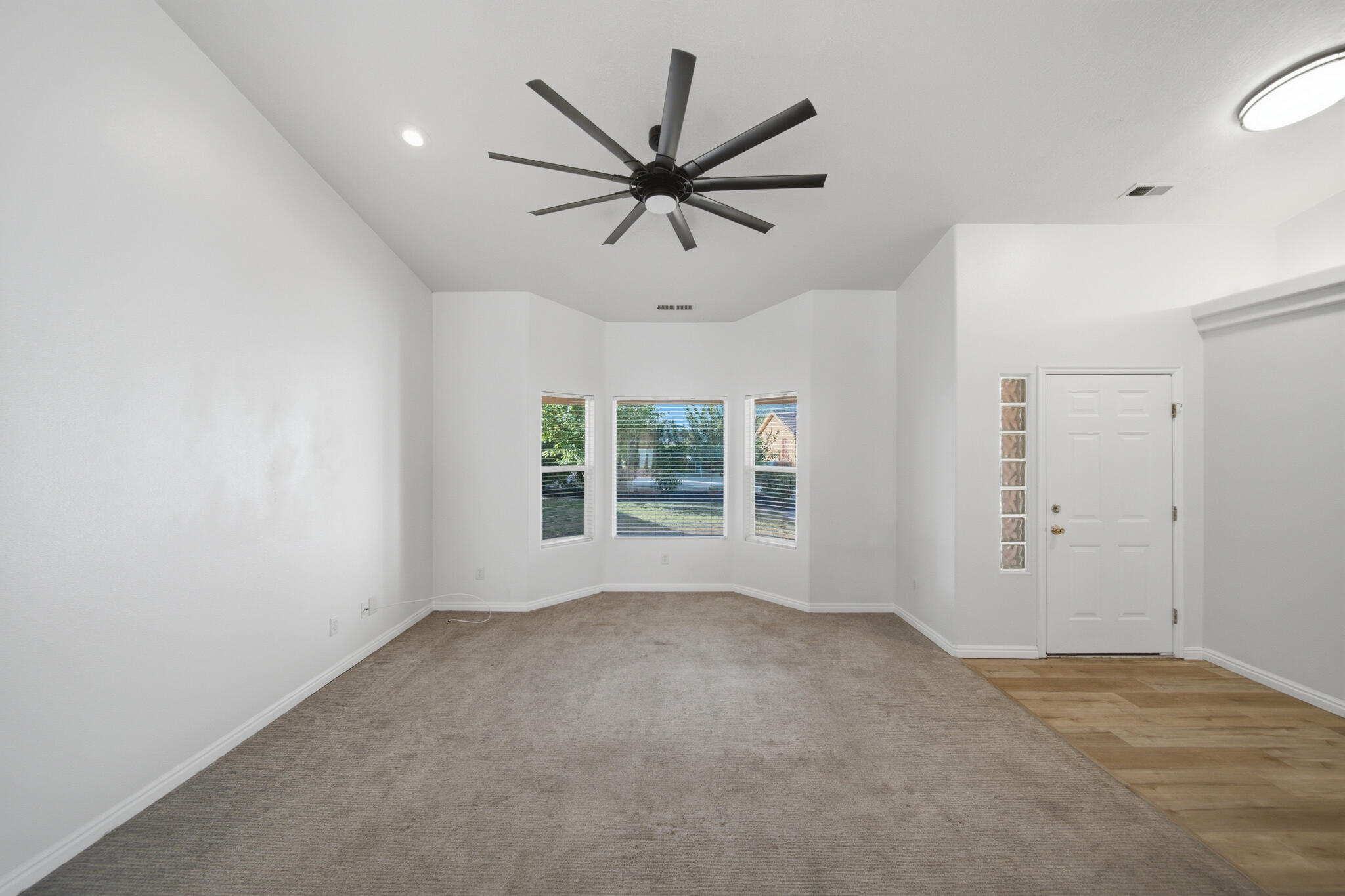 2139 East 270 S Street St. George, UT 84790 - Photo 9 of 46 8