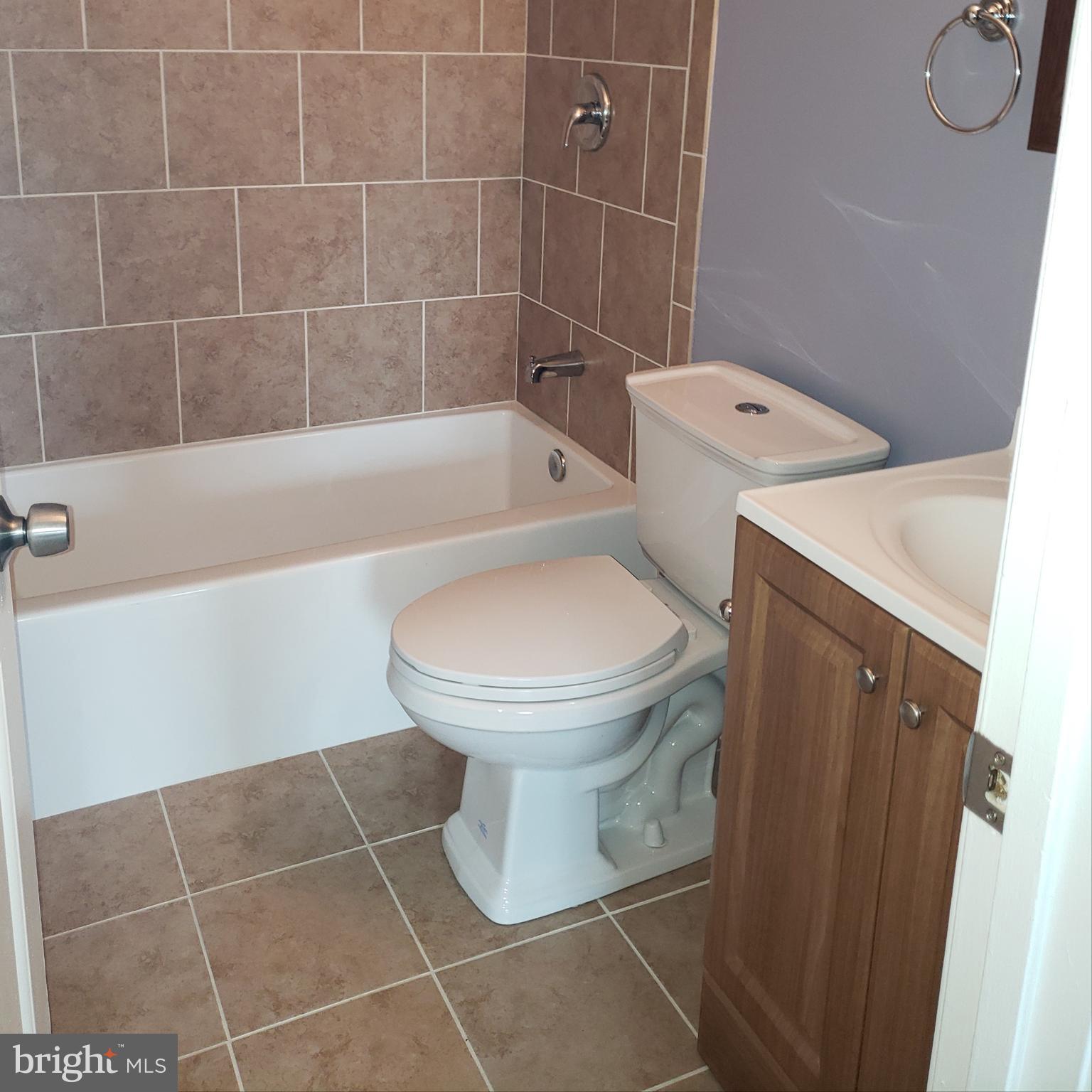 3812 Tremayne Terrace, Unit 22 Silver Spring, MD 20906 - Photo 26 of 28 Bathroom 1 - Upper Level