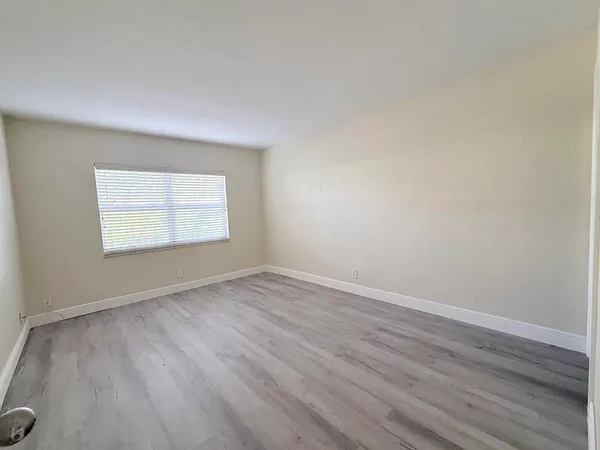 $1,700 | 760 Southeast 2nd Avenue, Unit D112, Deerfield Beach, FL 33441