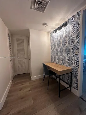 $3,250 | 5055 Collins Avenue, Unit 10F, Miami Beach, FL 33140