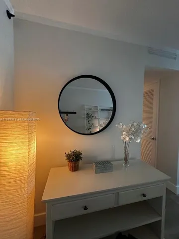 $3,250 | 5055 Collins Avenue, Unit 10F, Miami Beach, FL 33140