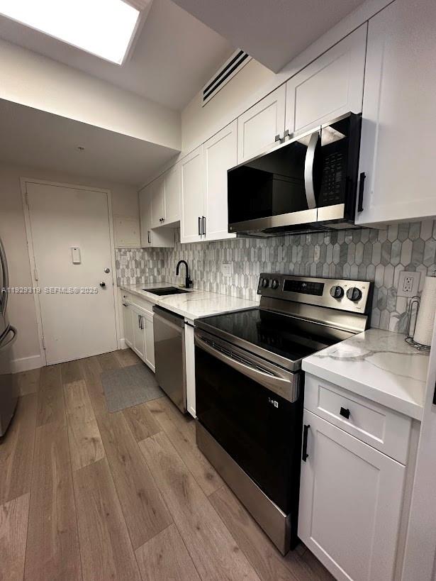 5055 Collins Avenue, Unit 10F Miami Beach, FL 33140 - Photo 7 of 24