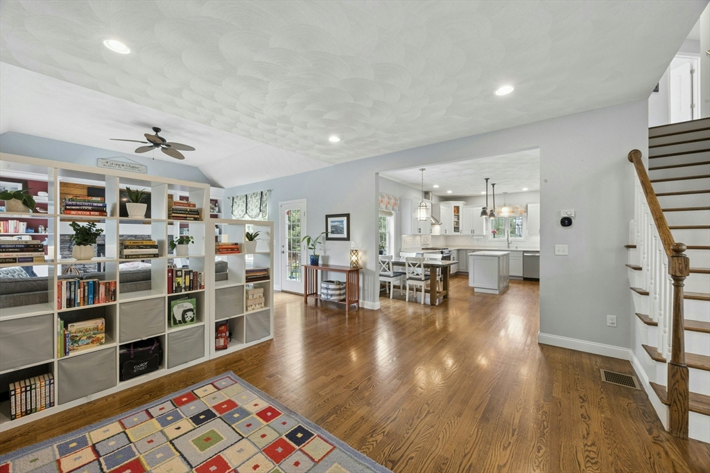 12 Forbes Road Hudson, MA 01749 - Photo 7 of 40