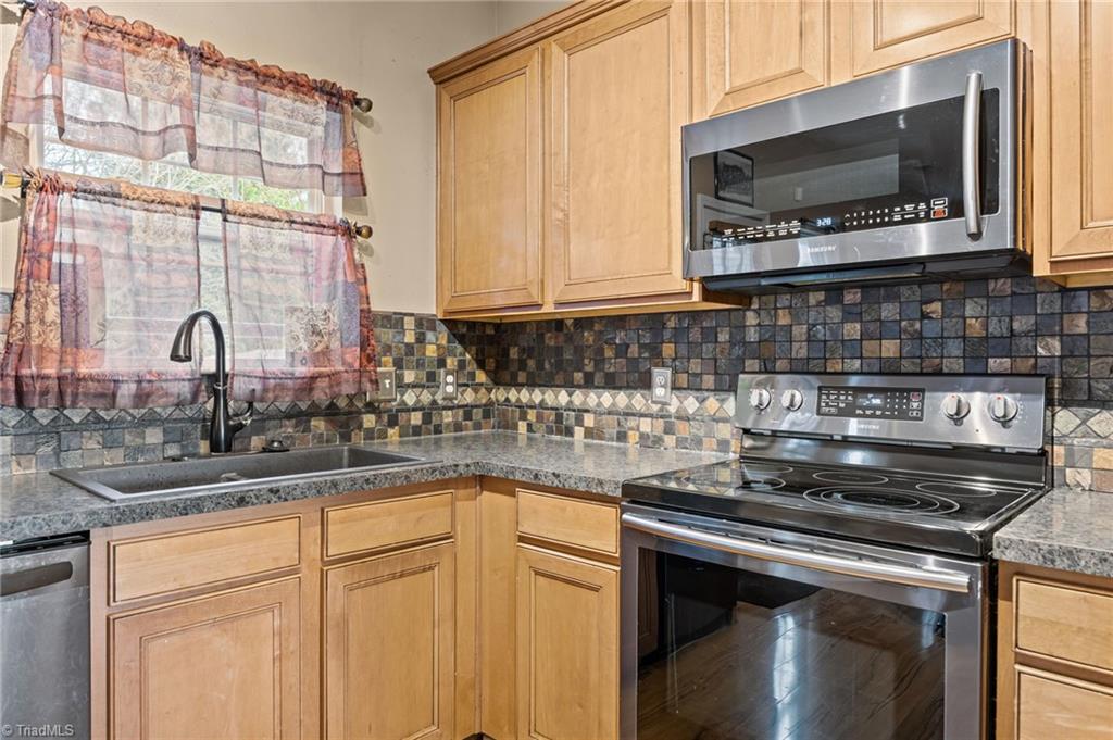 4328 Morning Ridge Lane Winston-Salem, NC 27101 - Photo 13 of 33