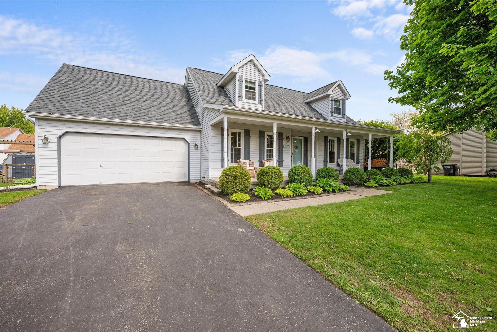 7334 Sun Valley Court Temperance, MI 48182 - Photo 2 of 40
