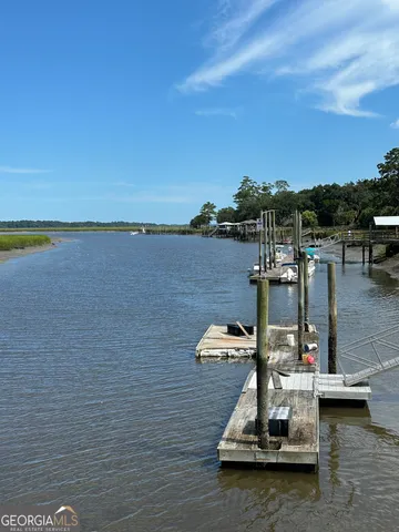 a picture of a bathroom