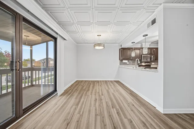 $2,300 | 15700 86th Avenue, Unit 104, Orland Park, IL 60462