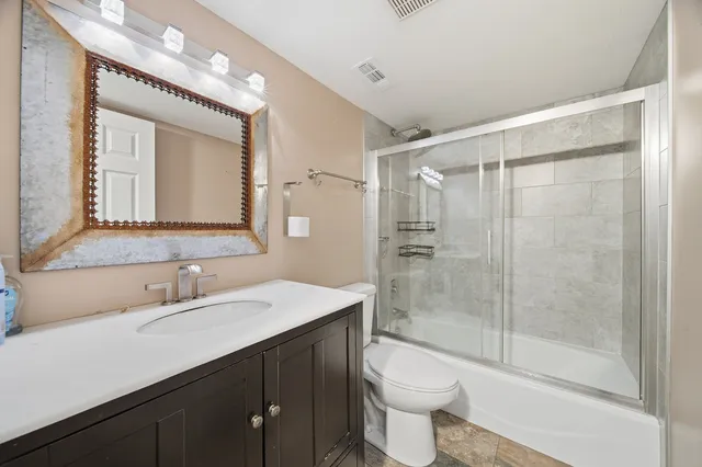 $2,300 | 15700 86th Avenue, Unit 104, Orland Park, IL 60462