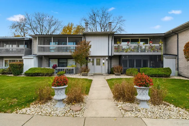 $2,500 | 15700 86th Avenue, Unit 104, Orland Park, IL 60462