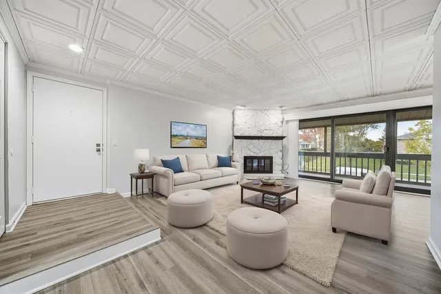 $2,300 | 15700 86th Avenue, Unit 104, Orland Park, IL 60462