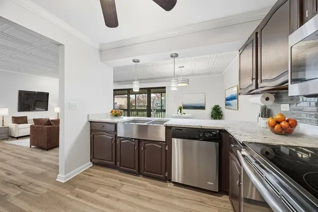 $2,300 | 15700 86th Avenue, Unit 104, Orland Park, IL 60462