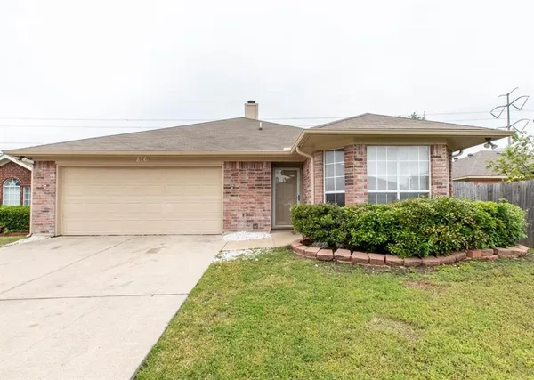 $2,050 | 816 West Colony Drive, Arlington, TX 76001