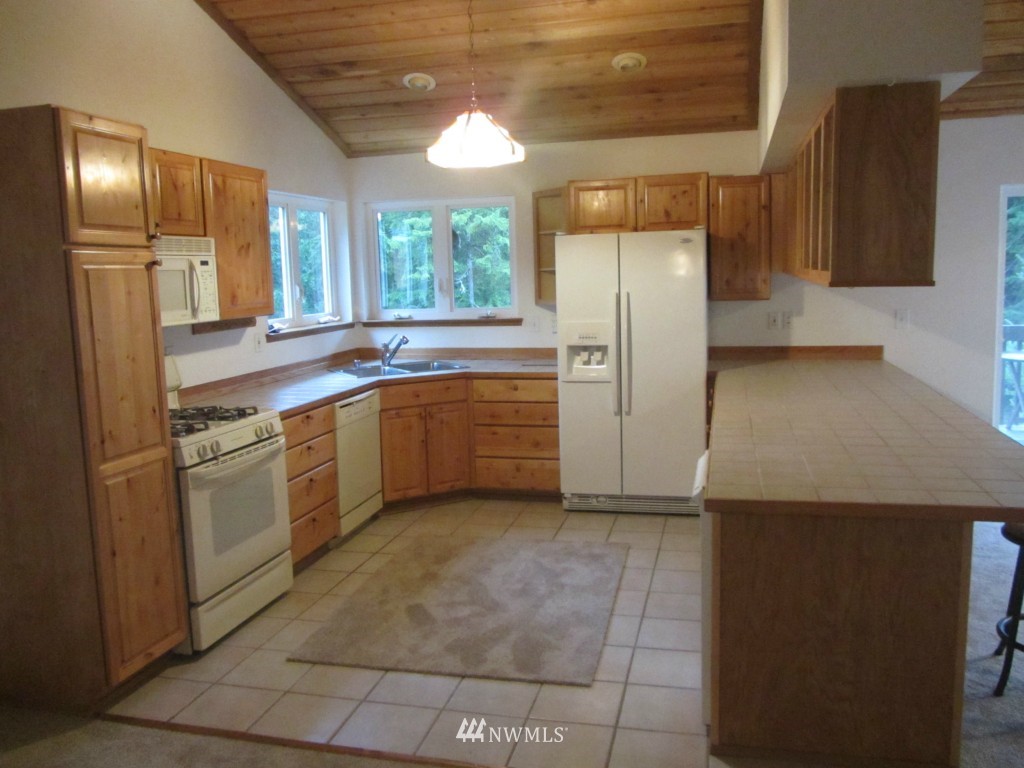 12445 Olympic View Road Northwest Silverdale, WA 98383 - Photo 4 of 10 Gallery Image 4