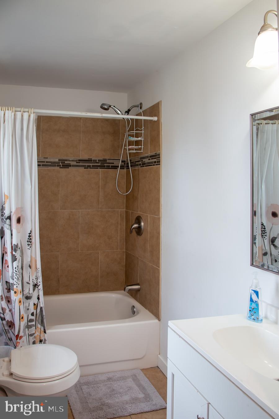 217 New Street Spring City, PA 19475 - Photo 17 of 45 2nd Floor Full Bathroom