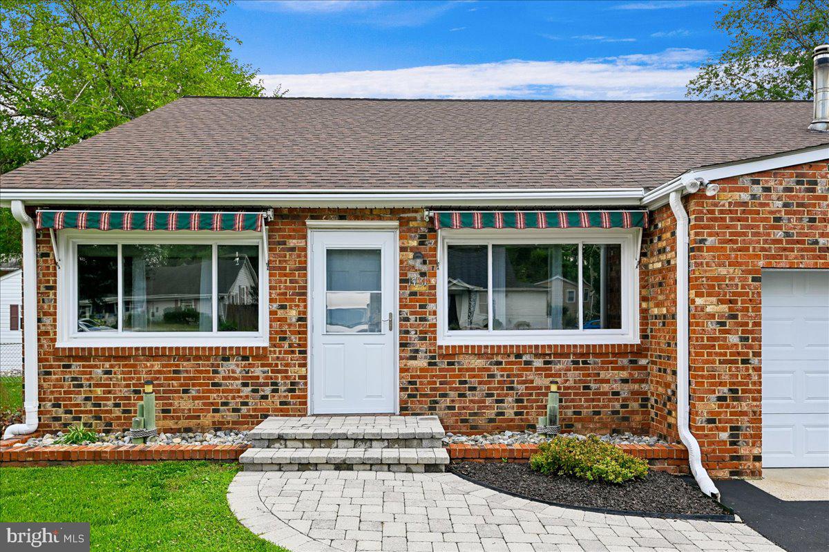 1731 Tacoma Road Edgewater, MD 21037 - Photo 6 of 59 Charming brick facade with inviting entry.