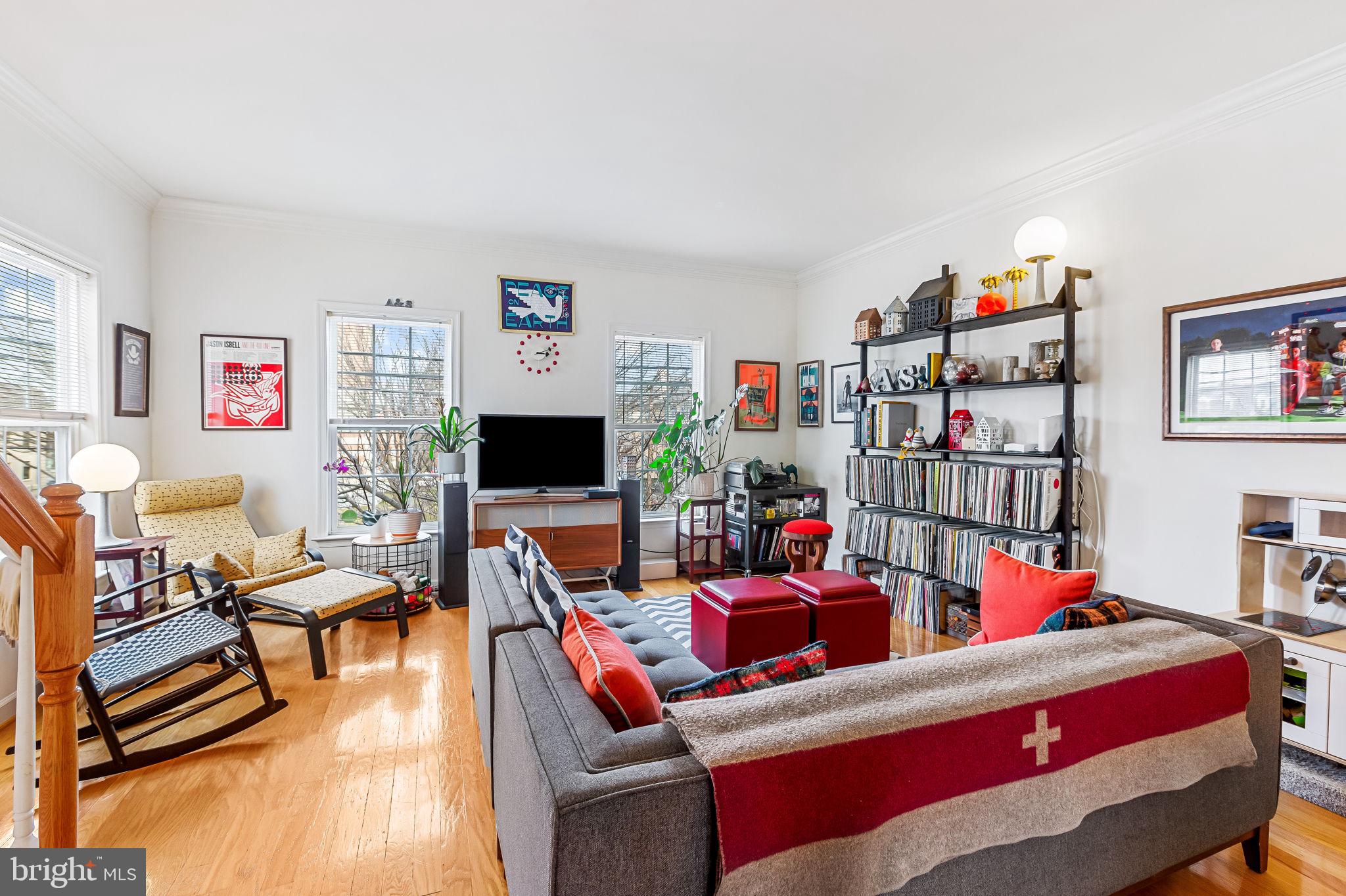 4248 Evans Chapel Road Baltimore, MD 21211 - Photo 11 of 34