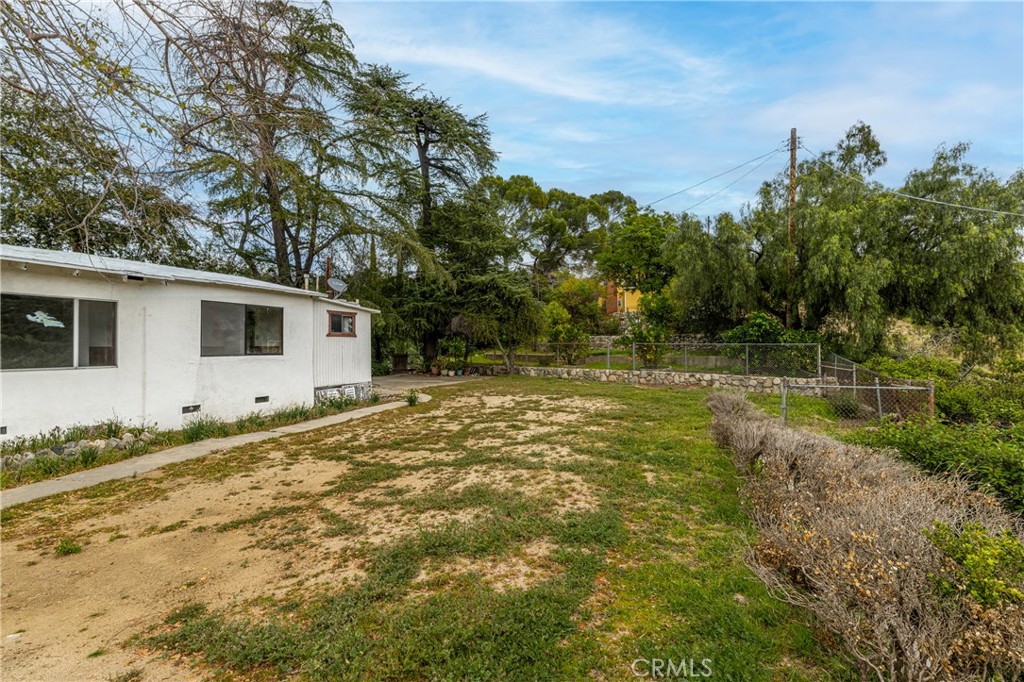 7444 Tranquil Drive Tujunga, CA 91042 - Photo 16 of 34 a view of a backyard