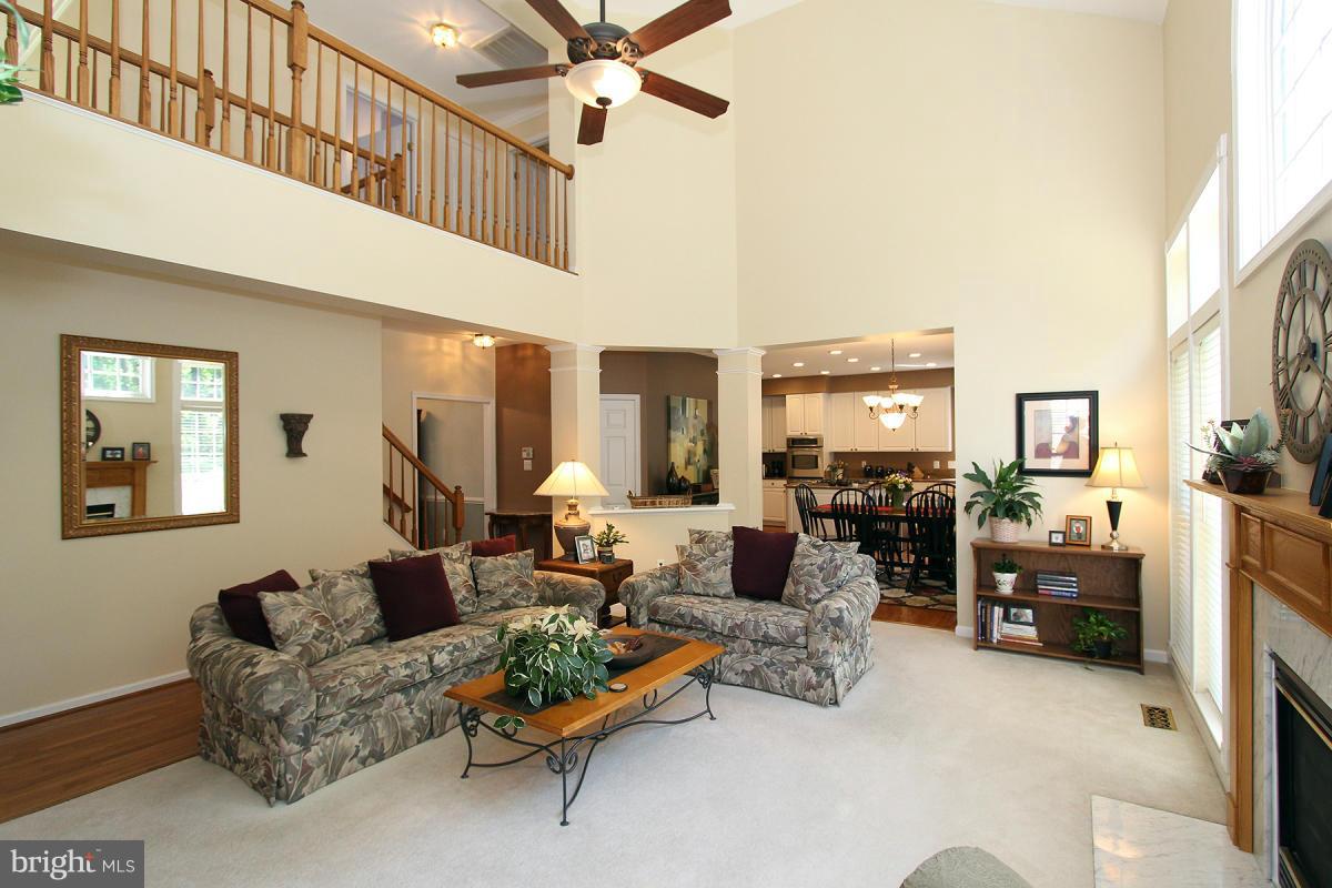 6721 Catskill Road Lorton, VA 22079 - Photo 11 of 22 Living Room