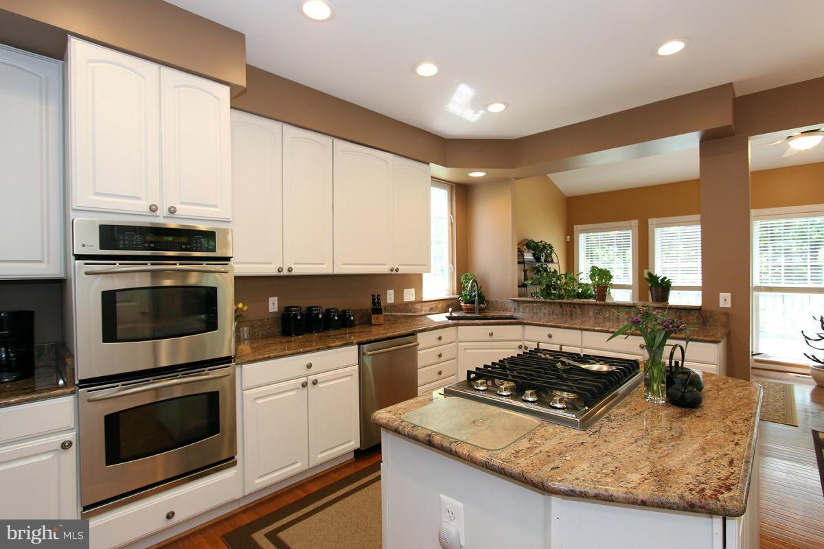 6721 Catskill Road Lorton, VA 22079 - Photo 8 of 22 Kitchen