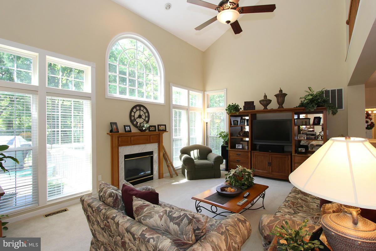 6721 Catskill Road Lorton, VA 22079 - Photo 10 of 22 Family Room