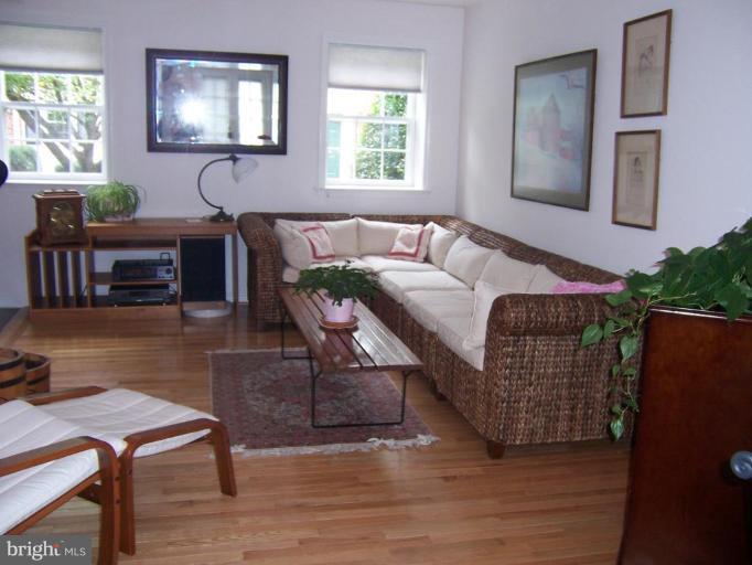 6689 Fairfax Road Chevy Chase, MD 20815 - Photo 2 of 10 Lots of space for even large furniture!