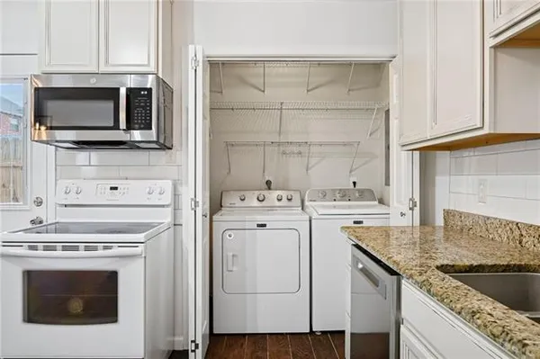 $139,900 | 713 Heavens Drive, Unit 5, Mandeville, LA 70471