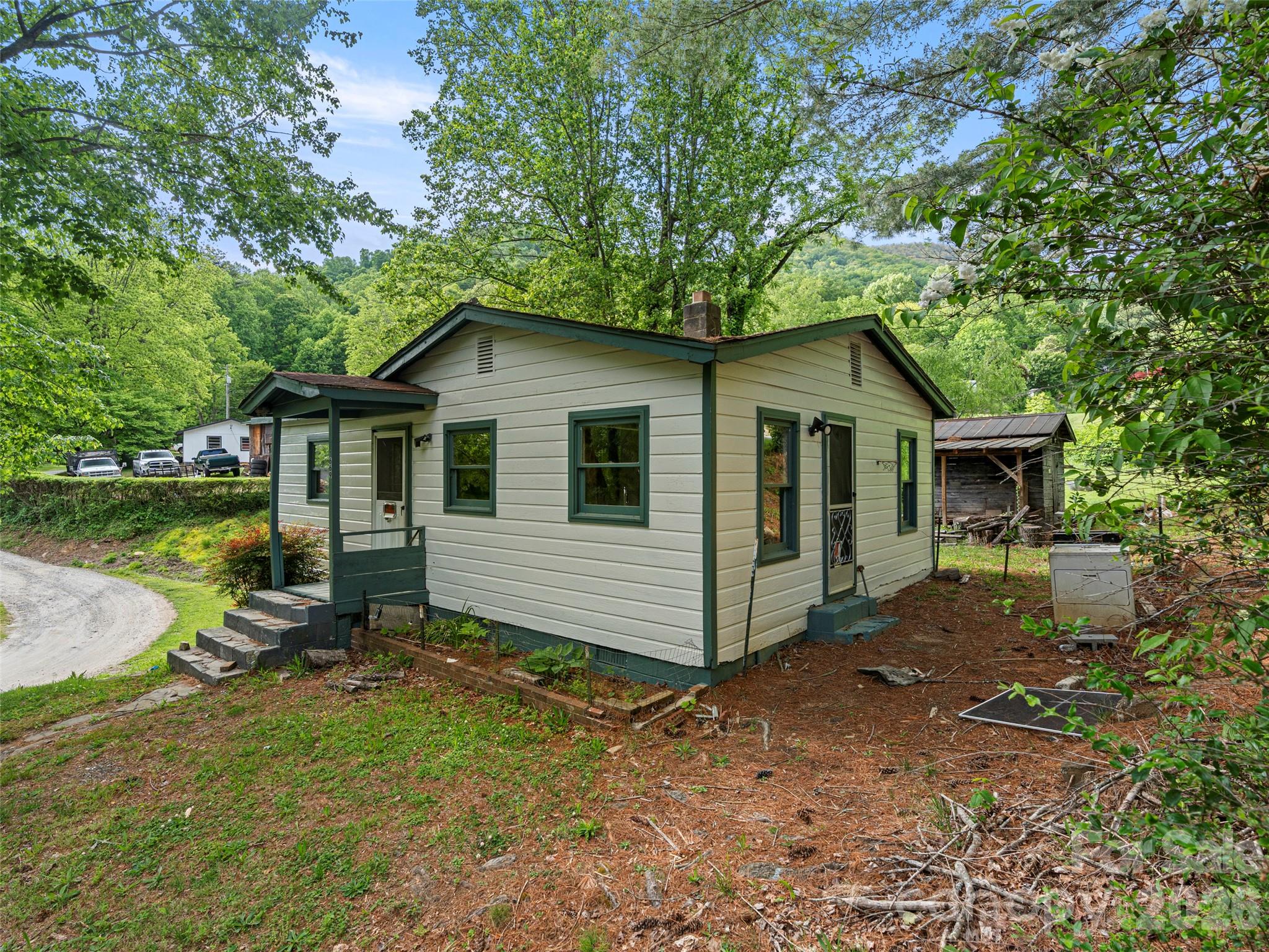 1669 Fisher Crk Road Sylva, NC 28779 - Photo 3 of 21