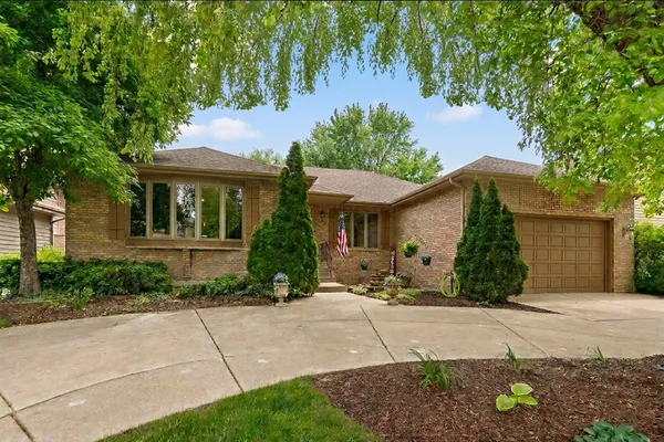 $684,900 | 437 Kevin Drive, Addison, IL 60101