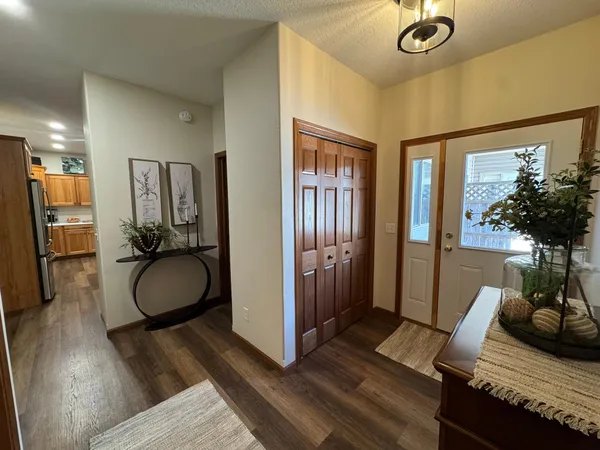 $287,000 | 224 25th Street Southeast, Willmar, MN 56201