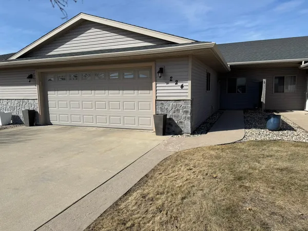 $287,000 | 224 25th Street Southeast, Willmar, MN 56201