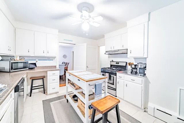 $3,700 | 40 Orchard Place, Unit 1, Greenwich, CT 06830