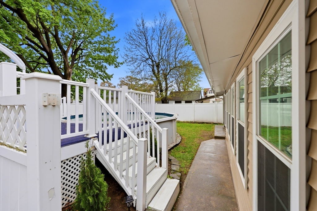 77 Fresno Street Springfield, MA 01104 - Photo 30 of 32