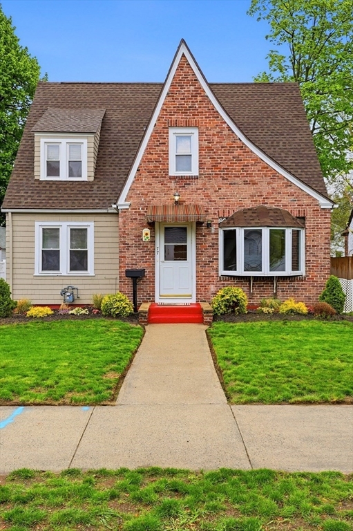 77 Fresno Street Springfield, MA 01104 - Photo 3 of 32