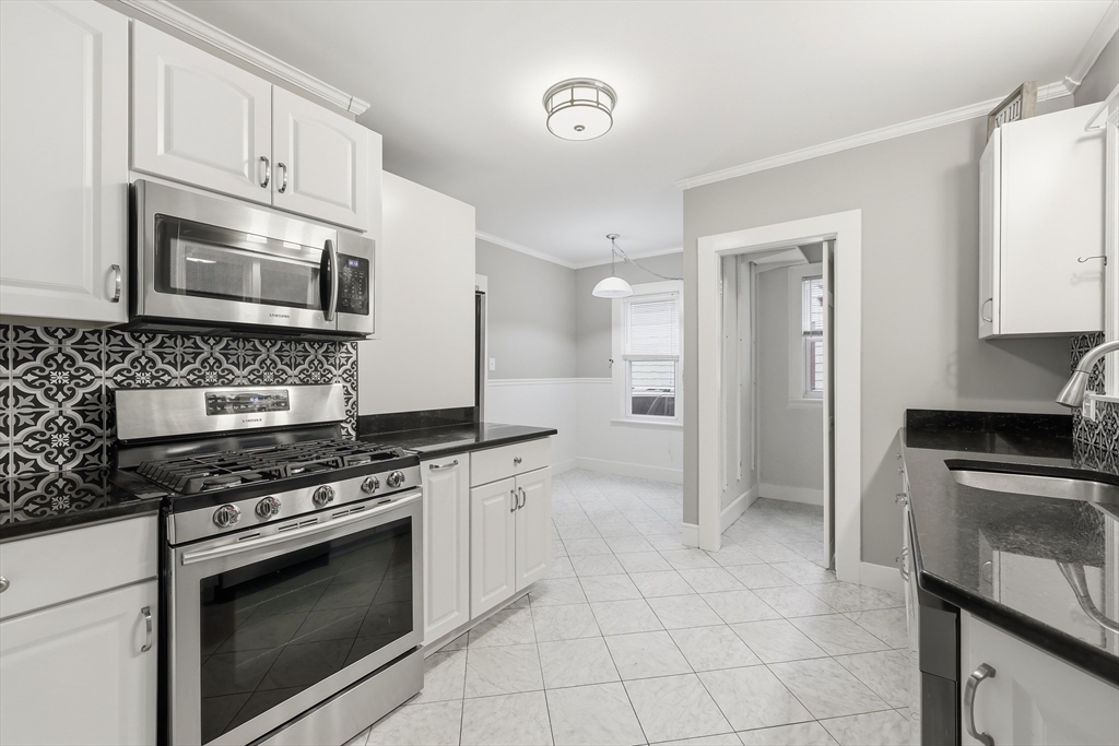 77 Fresno Street Springfield, MA 01104 - Photo 4 of 32