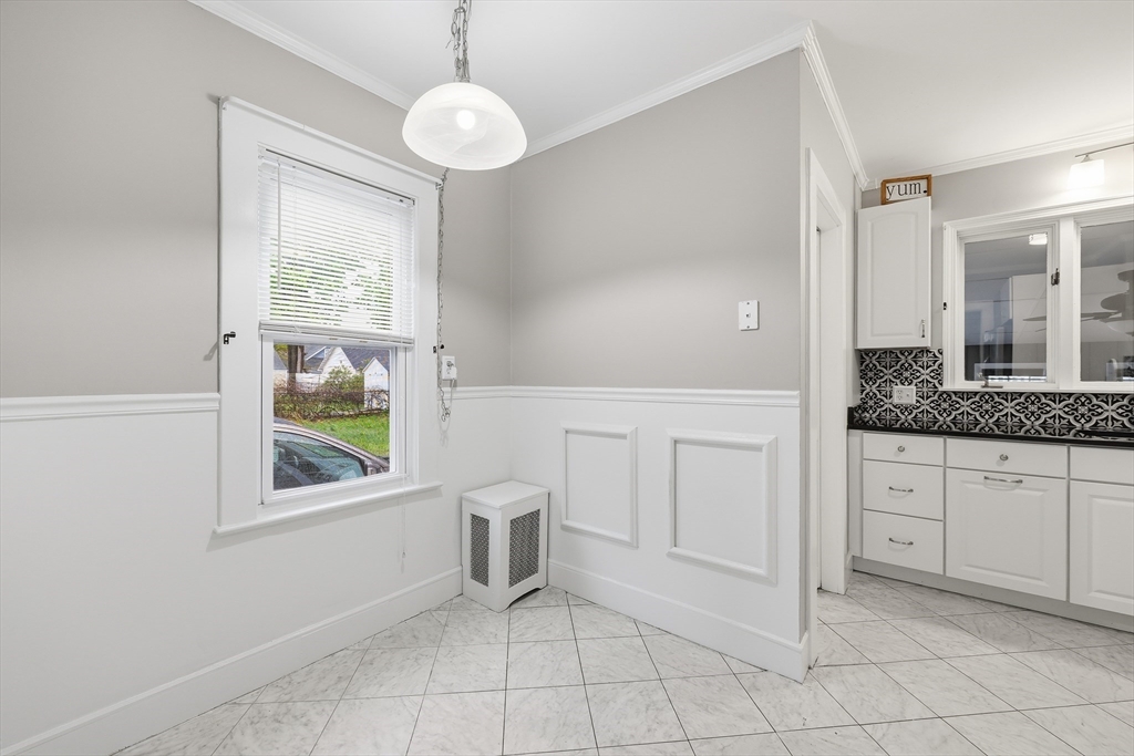 77 Fresno Street Springfield, MA 01104 - Photo 7 of 32