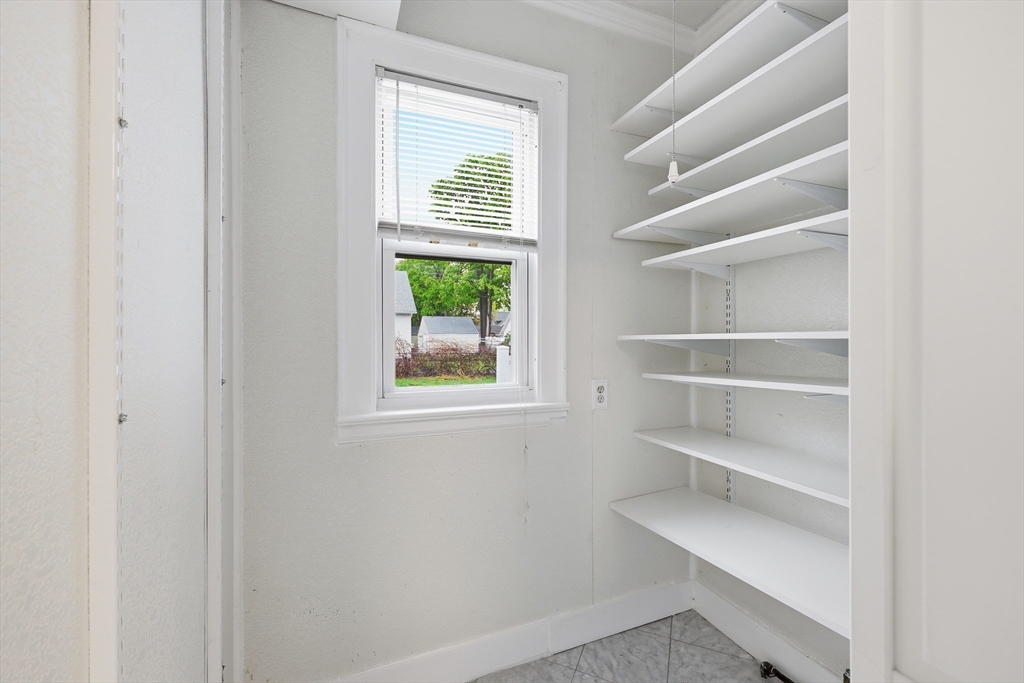 77 Fresno Street Springfield, MA 01104 - Photo 8 of 32