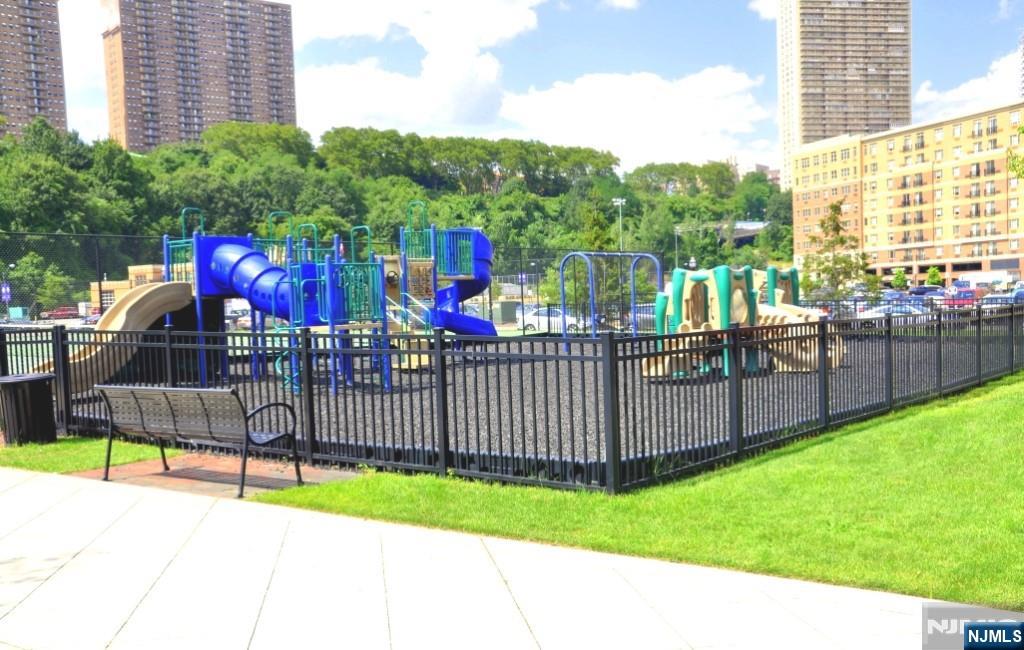 24 Ave At Port Imperial, Unit 401 West New York, NJ 07093 - Photo 26 of 27 a view of yard and patio