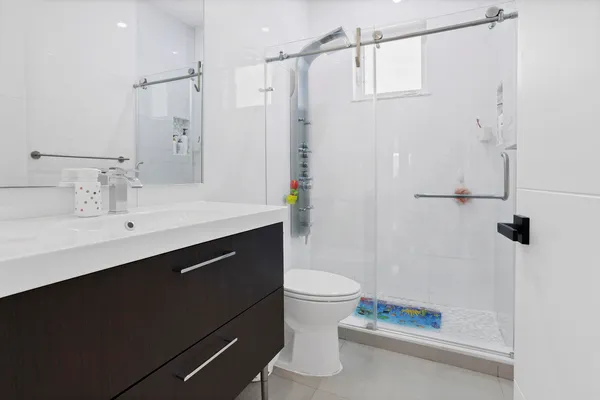 $6,300 | 1861 Northwest 125th Terrace, Pembroke Pines, FL 33028