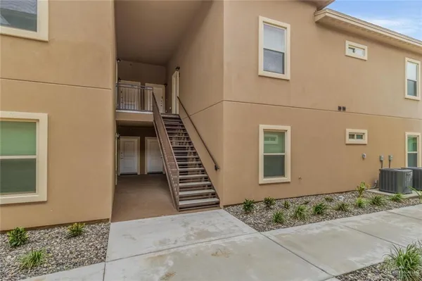 $950 | 900 East Redbud Avenue, Unit 16B5, McAllen, TX 78504