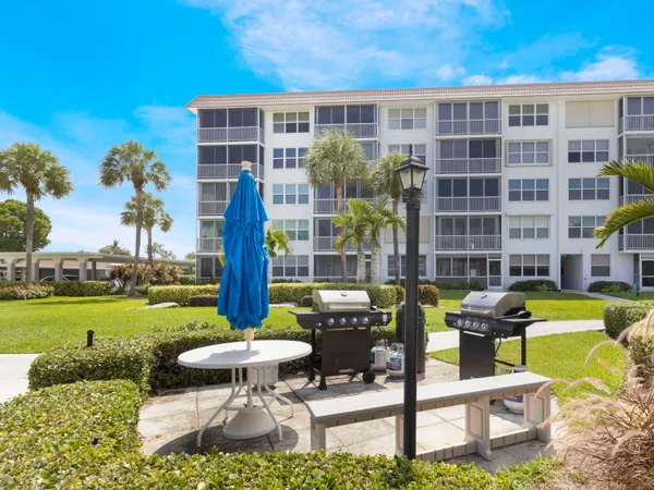 $2,600 | 911 Gardenia Drive, Unit 150, Delray Beach, FL 33483