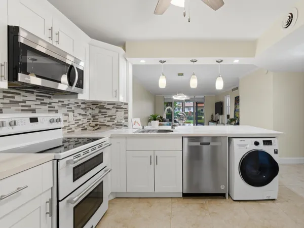 $2,600 | 911 Gardenia Drive, Unit 150, Delray Beach, FL 33483