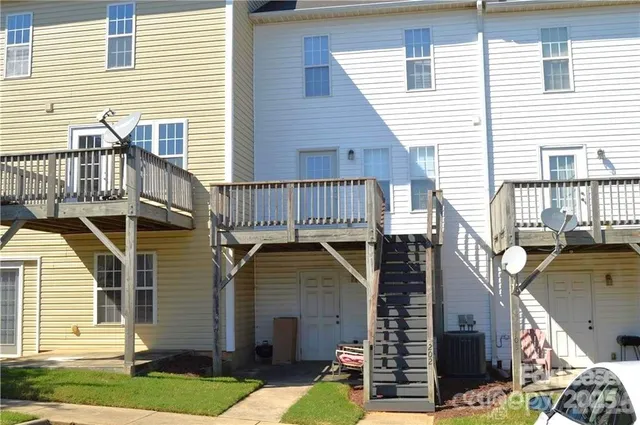 $1,295 | 110 Steam Engine Drive, Unit 202, Mooresville, NC 28115