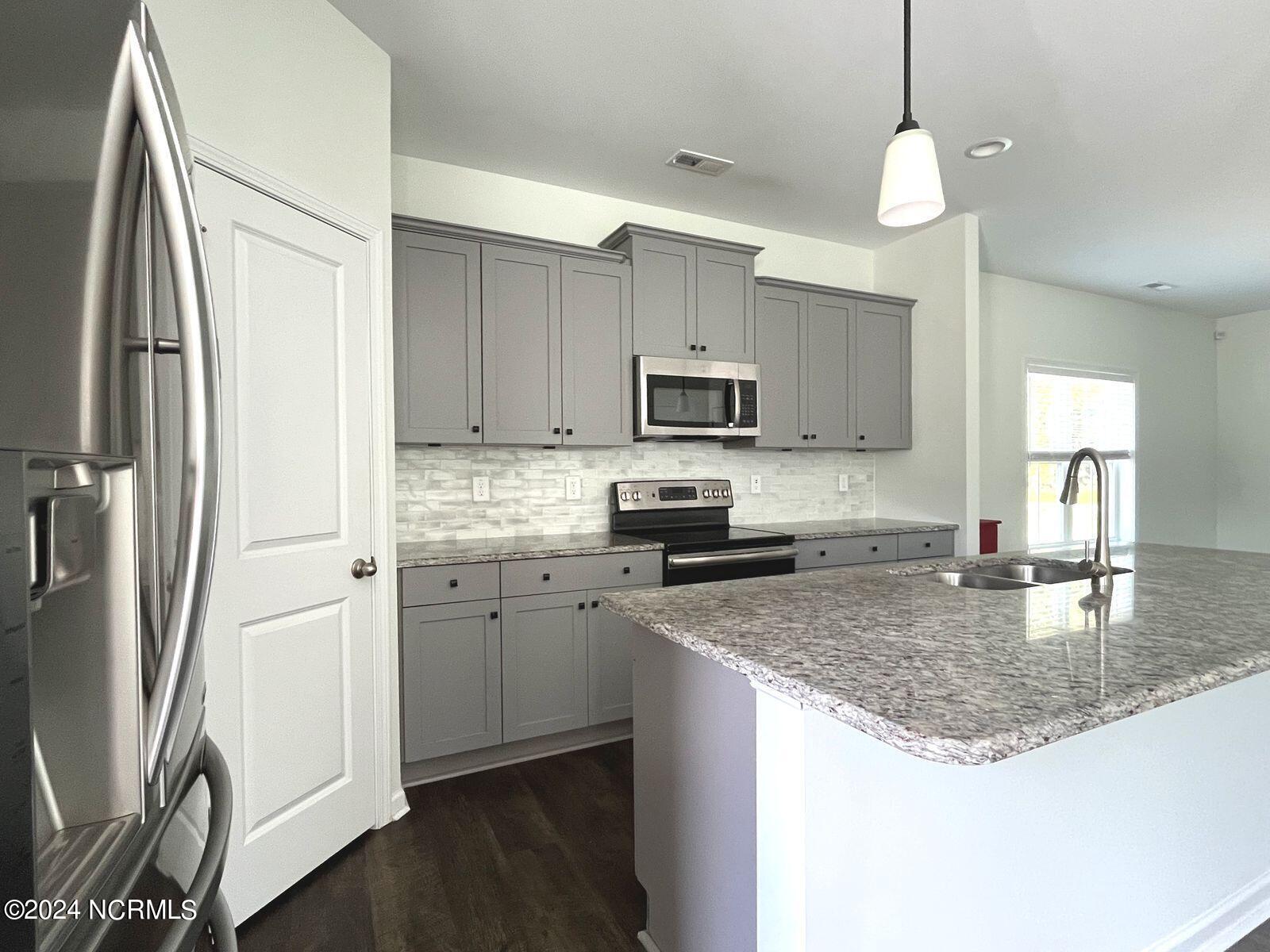 885 Carolina Road Aberdeen, NC 28315 - Photo 11 of 31