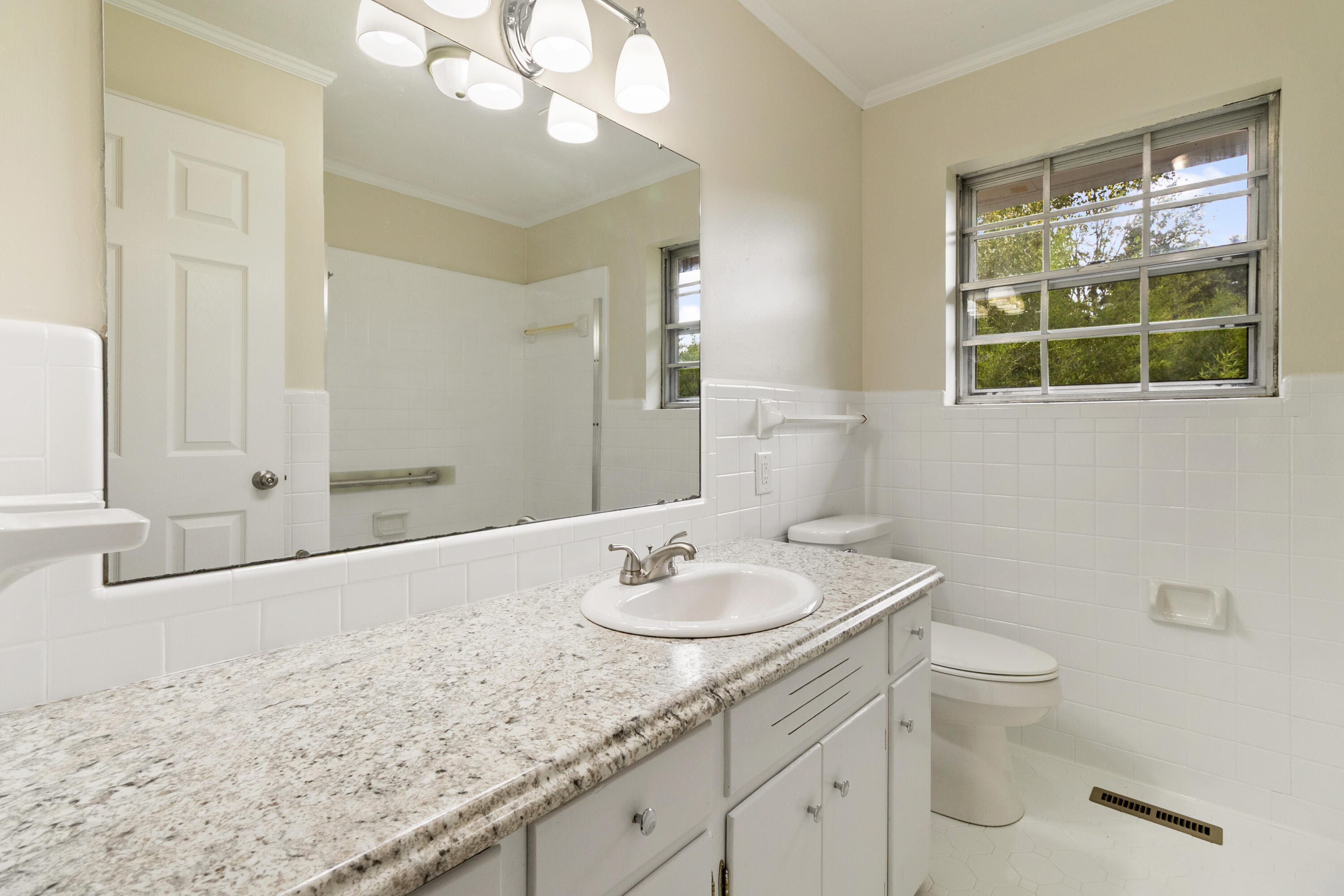 809 Southeast Dockery Lane Cleveland, TN 37323 - Photo 11 of 15 IMG_1136