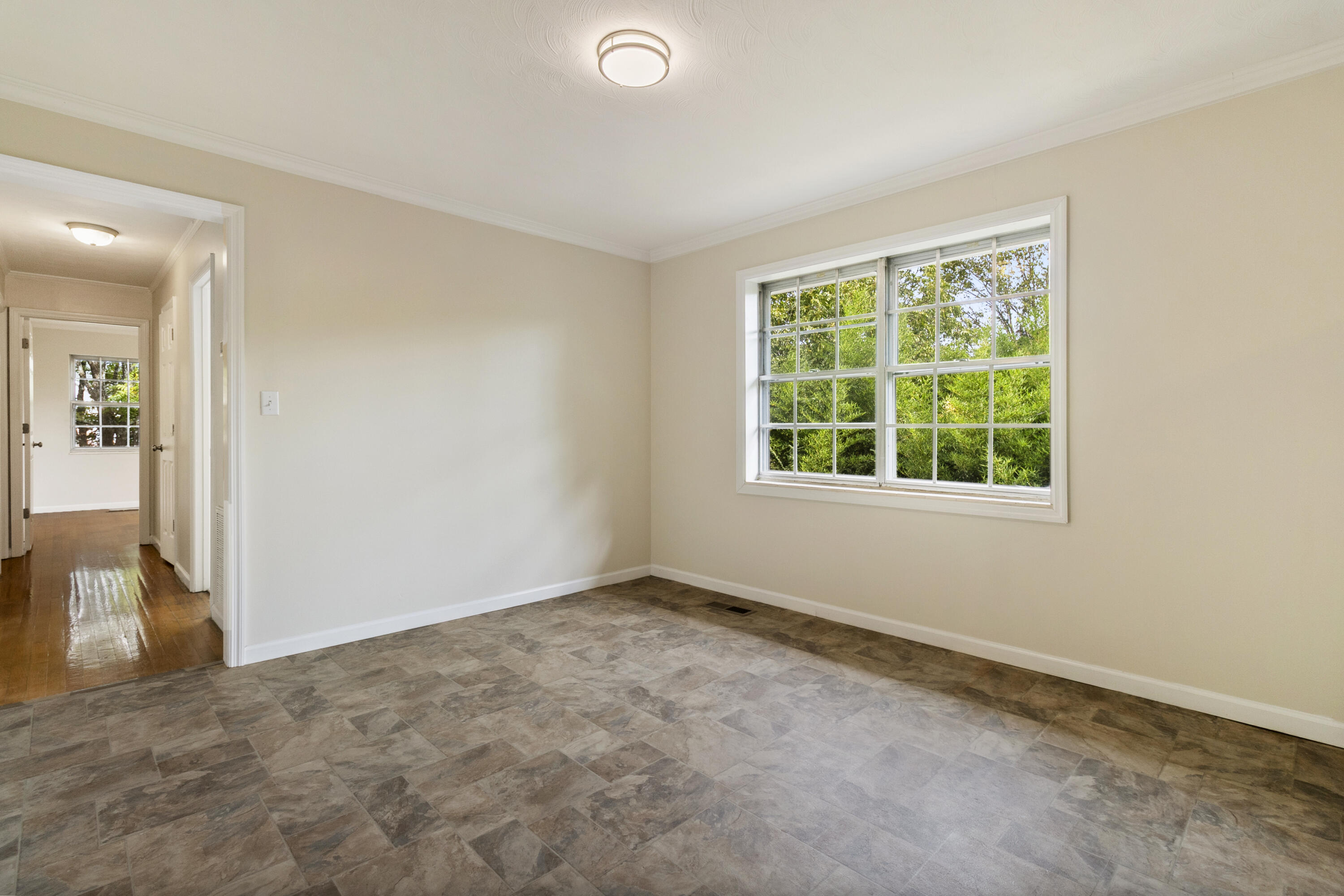 809 Southeast Dockery Lane Cleveland, TN 37323 - Photo 5 of 15 IMG_1118